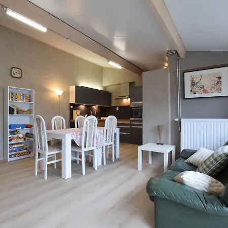 בית נופש Cozy Holiday In Nisramont With Fenced Garden