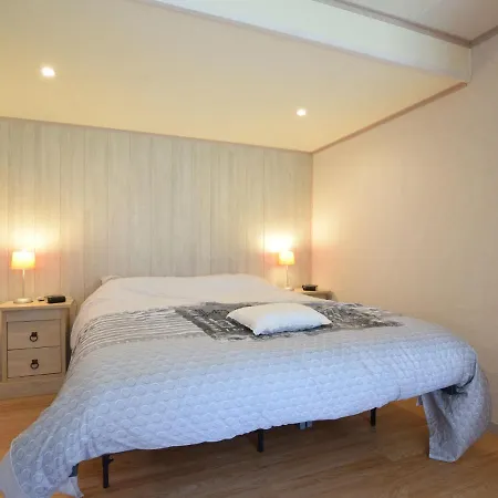 בית נופש Cozy Holiday In Nisramont With Fenced Garden